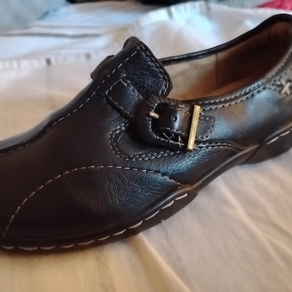 Women's Naturalizer size 6  slip on shoes black leather